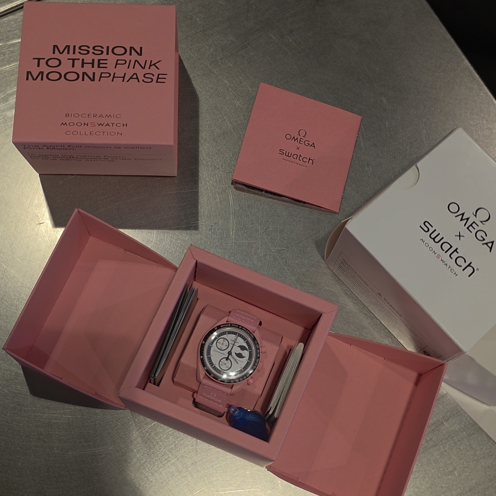 Mission To The Pink Moonsphase